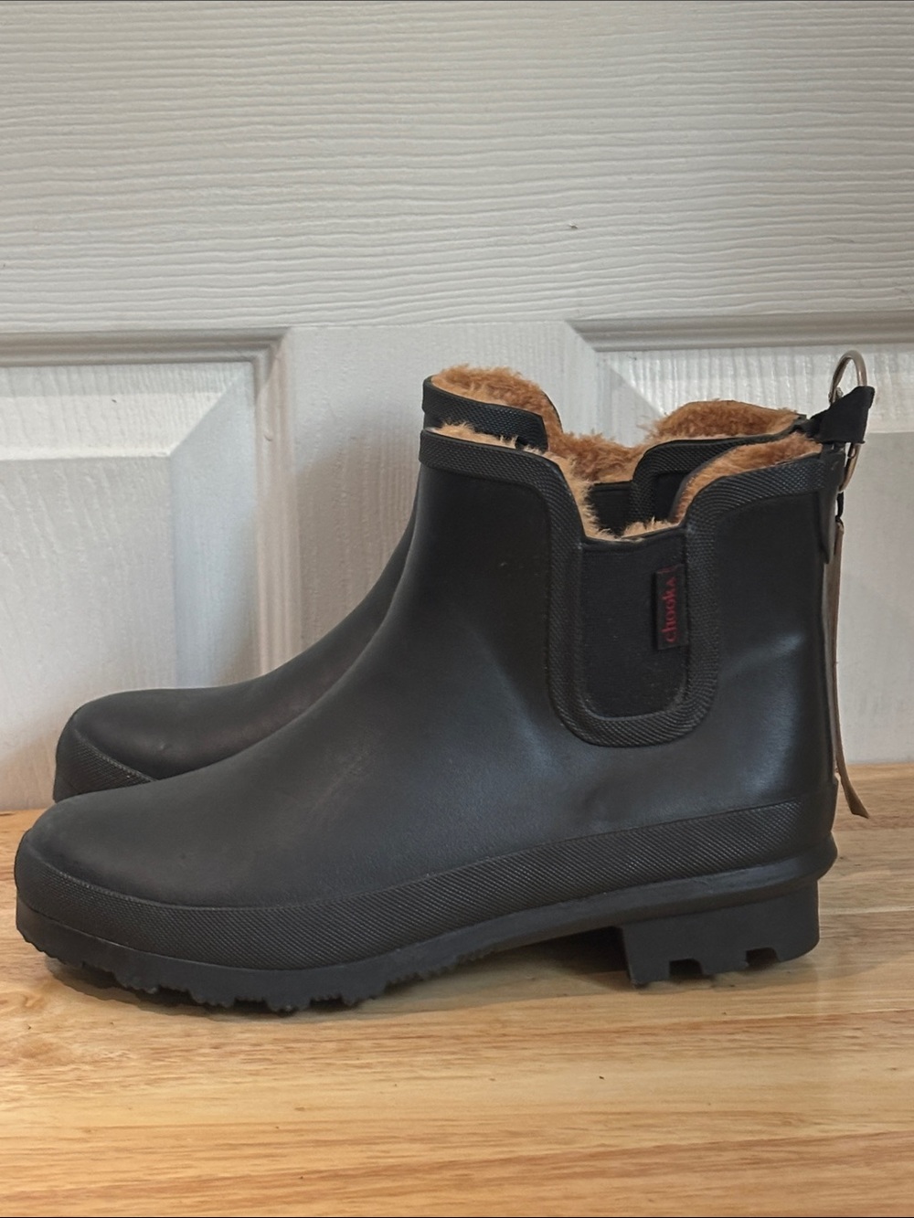 New Chooka Black Chelsea Plush Lined Rain Boots Faux-Fur Lining Waterproof Sz 8